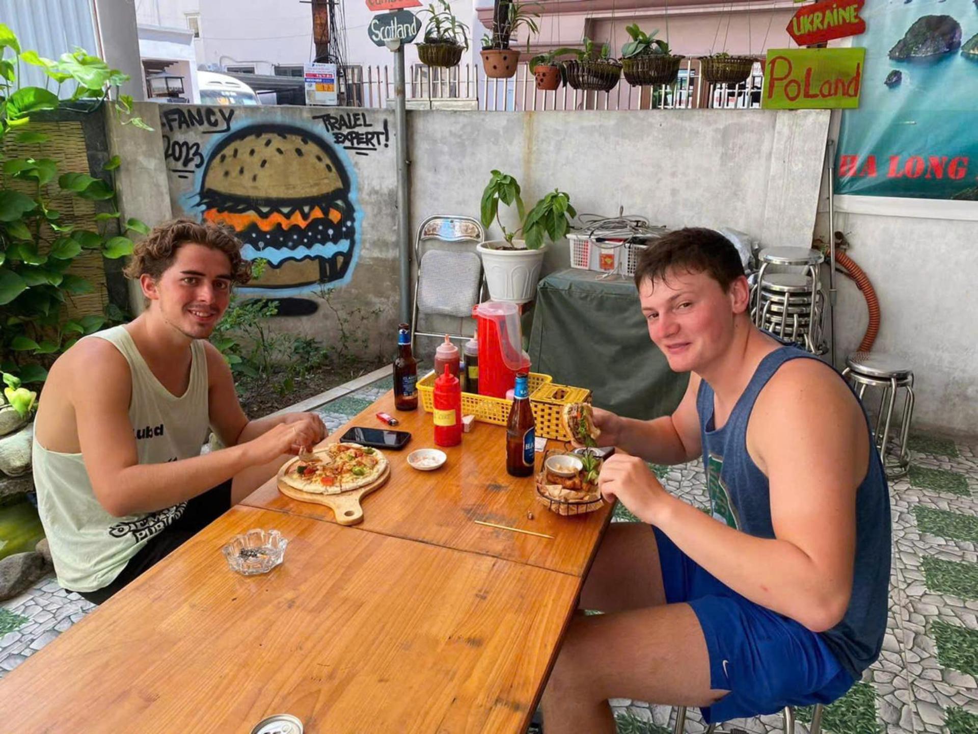 Ha Long Fancy Hostel With Vegetarian And Vegan Restaurant Exterior foto